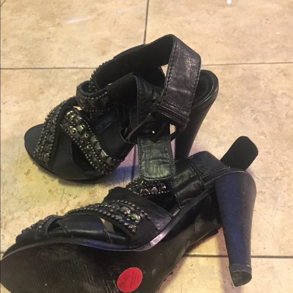 Shoes - Picture 3 of 4